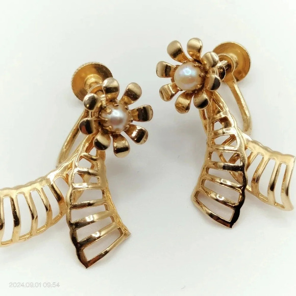 Women's Fashion Gold Tone Faux Pearl Drop Boho Unique Screwback Earrings - Picture 1 of 10